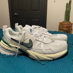 Nike V2K running shoes
